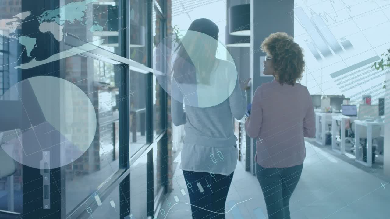 Animación del procesamiento de datos financieros sobre diversas personas de negocios en la oficina