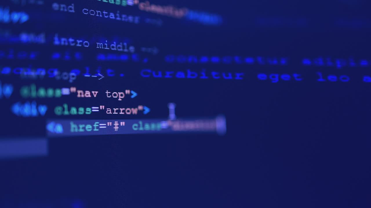 4k close up shot html tag code op pc monitor scroll naar beneden op blauw scherm.