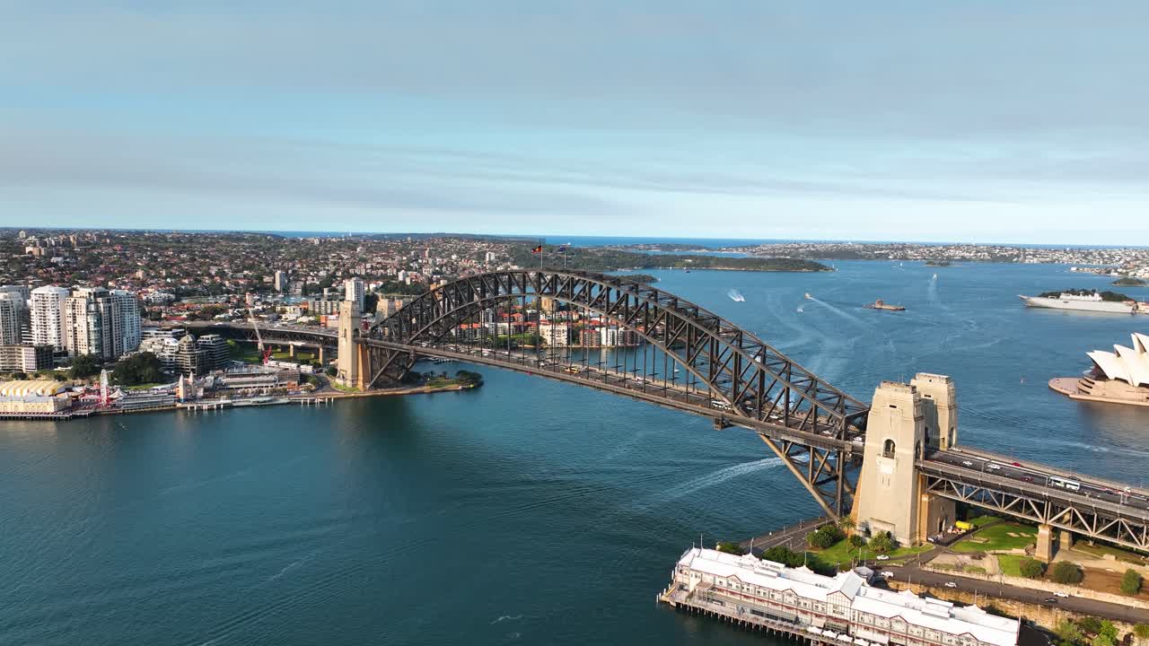 시드니 항구 의 놀라운 공중 전망, 하버 브리지 와 오페라 하우스 에서 내려다보는 오스트레일리아 의 시드니 북부 의 해가 지는 모습