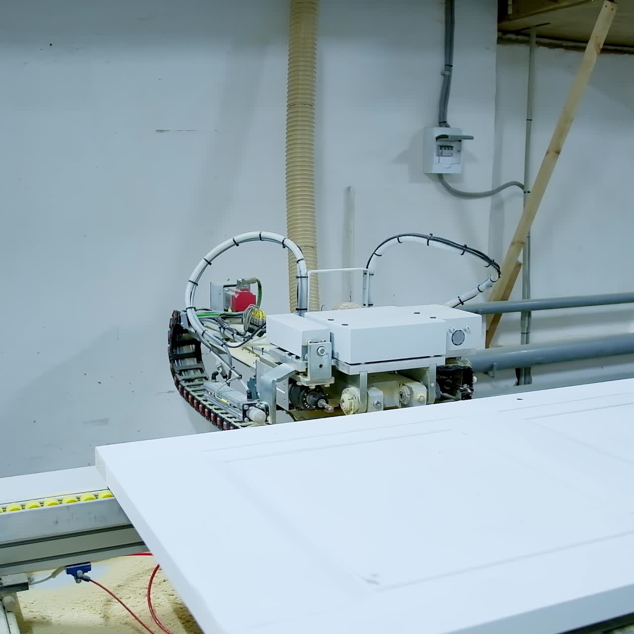 Machining center during furniture manufacture