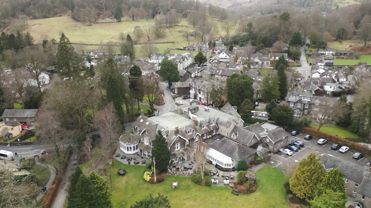 pintoresco pueblo de grasmere en el área del distrito de los lagos de cumbria, inglaterra, reino unido