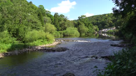 Symonds-Yat-East,-River-Wye-Valley,-Slow-Pan