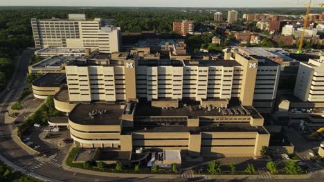 Hospital-of-Michigan-University,-aerial-drone-side-view