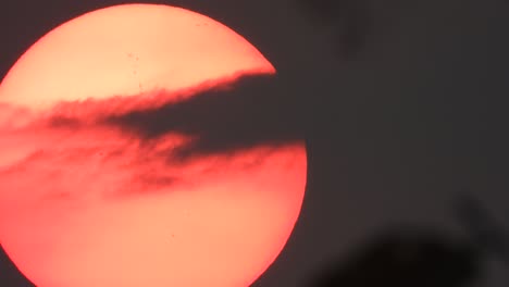 hermoso sol en el cielo - nubes