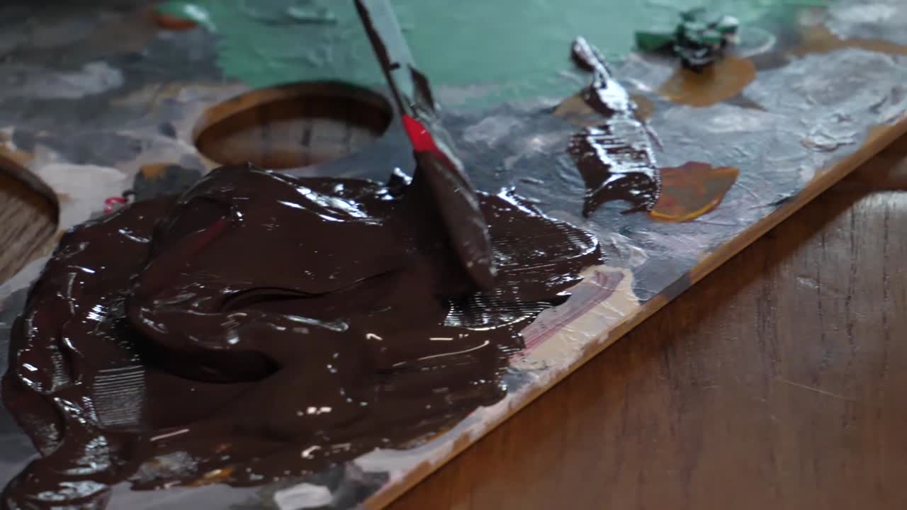 diapositiva de la mezcla de colores al lienzo vacío