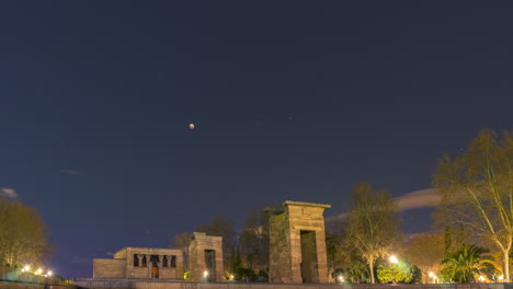 Timelapse-De-La-Puesta-De-La-Luna-Durante-El-Eclipse-De-Luna