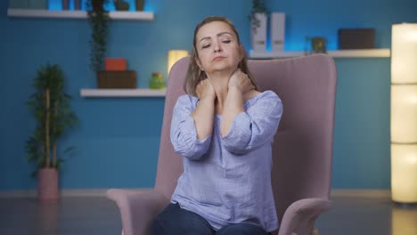 mujer cansada y somnolienta.