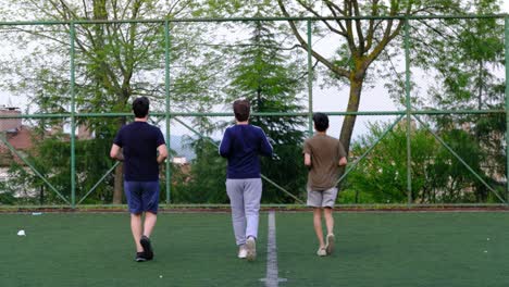 Jardín-Deportivo-Para-Dos-Hombres