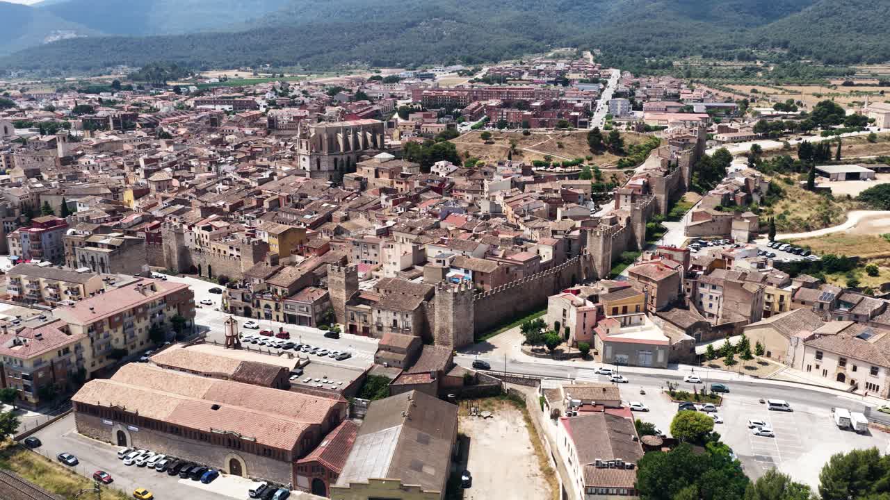 Vista aérea de un pueblo histórico