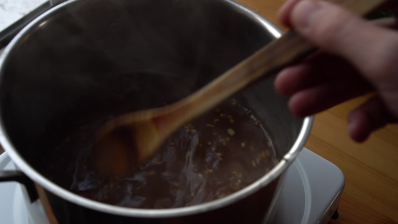 mezclar vino hirviendo