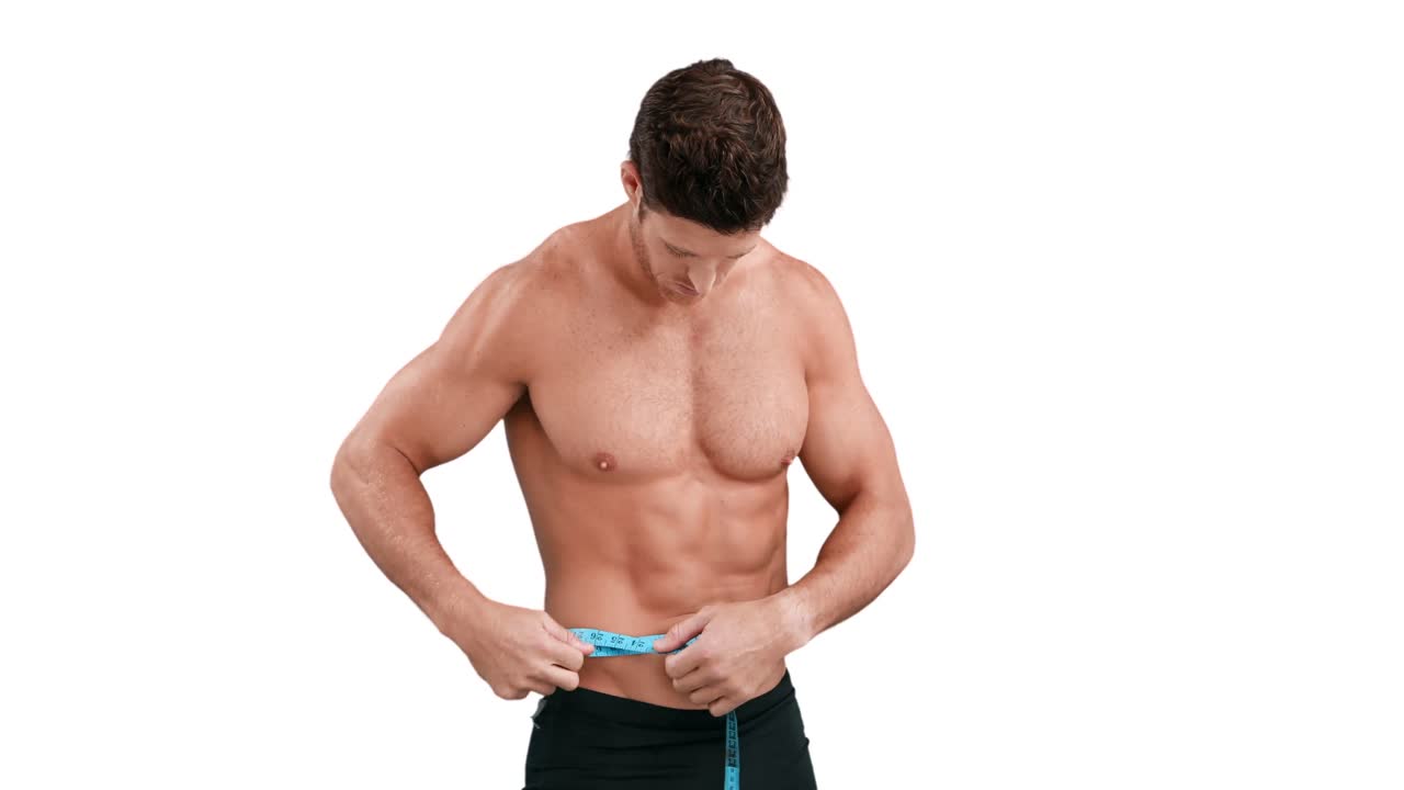 hombre musculoso midiendo su cintura