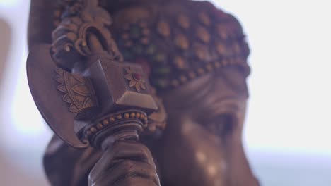 Una-Estatua-De-Bronce-Del-Dios-Ganesh-En-Una-Boda-India
