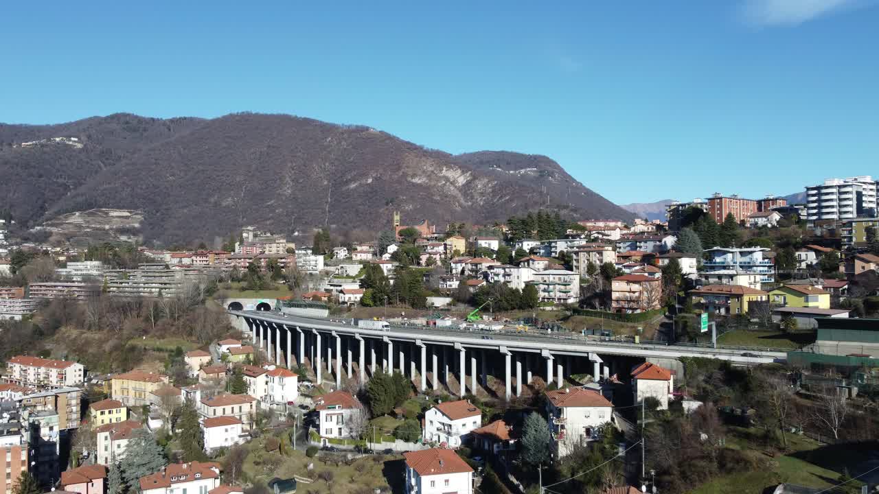 4k의 도시와 고속도로의 파노라마 영상