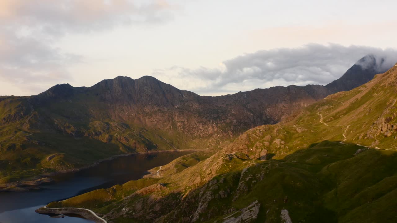 영국 산 골든 아워 드론 공개