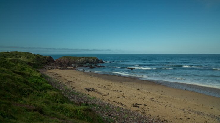 Panoramique 4K d’une plage du Pays de Galles 00