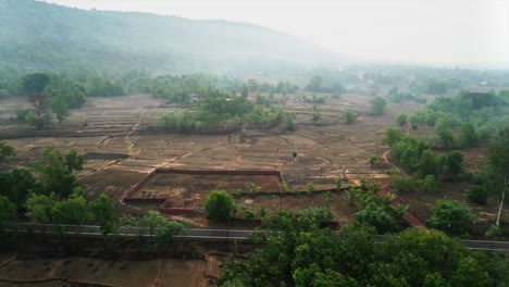 Vista-De-Pájaro-Del-Bosque-Verde-En-Konkan