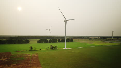 Drohnenaufnahmen-Einer-Windkraftanlage,-Die-Energie-Aus-Wind-Erzeugt