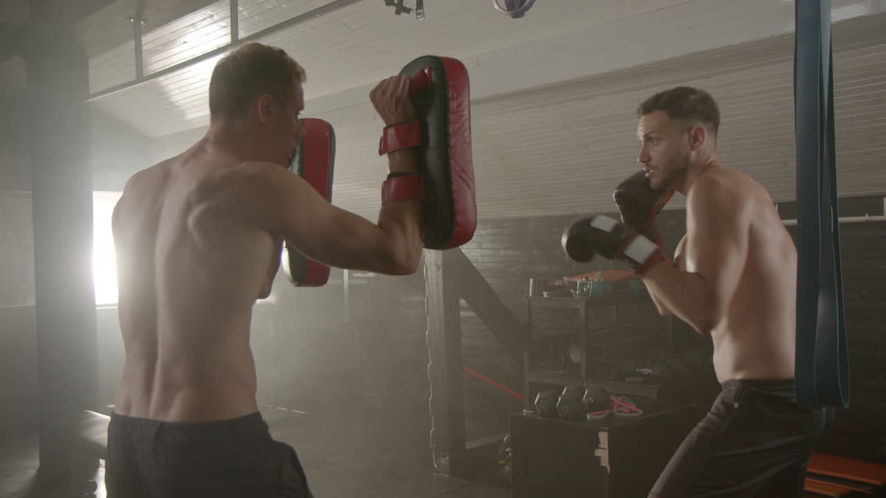 тренировочная сессия по боксу