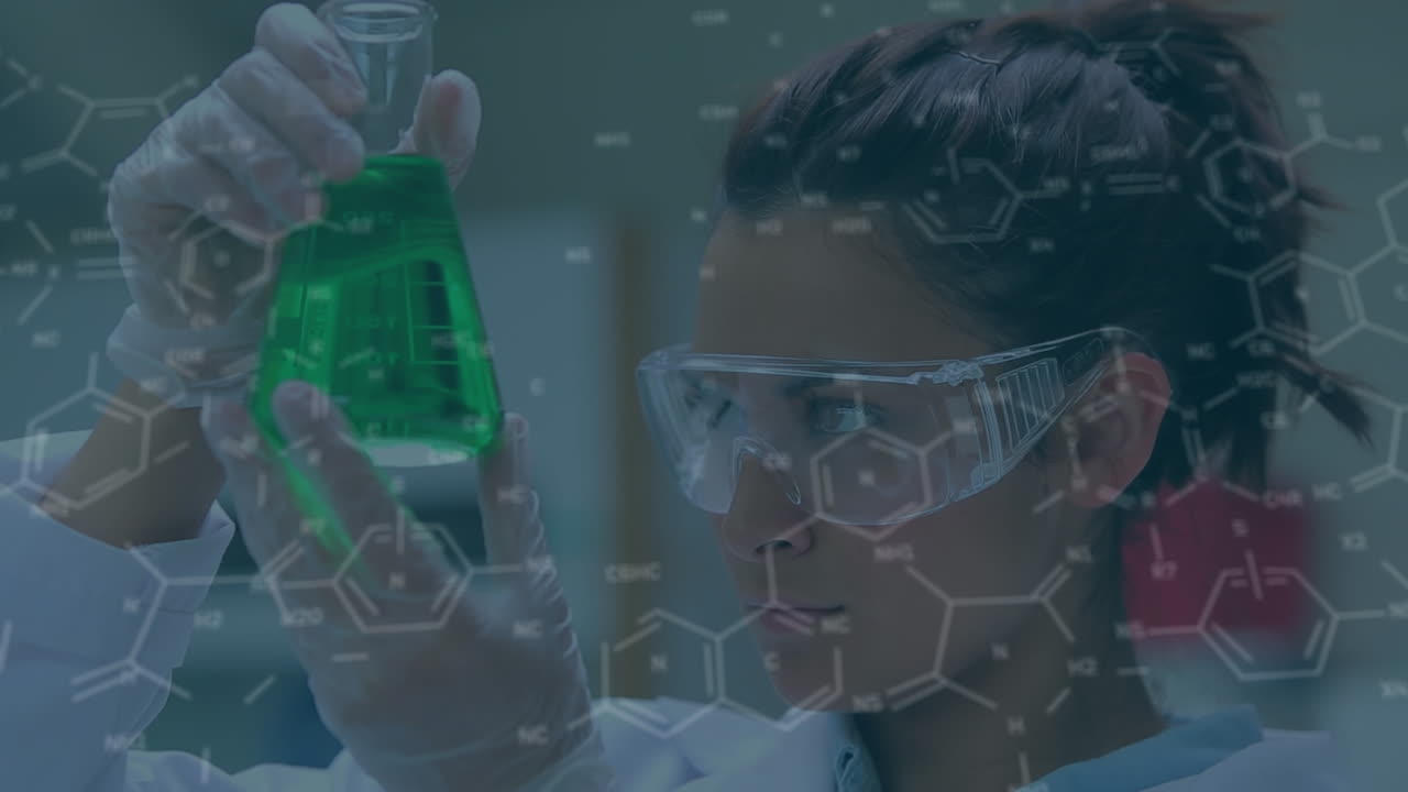 animación de moléculas sobre una científica de dos razas en el laboratorio