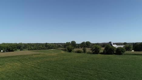 Aerial-flyover-far,m-in-southeastern-Wisconsin