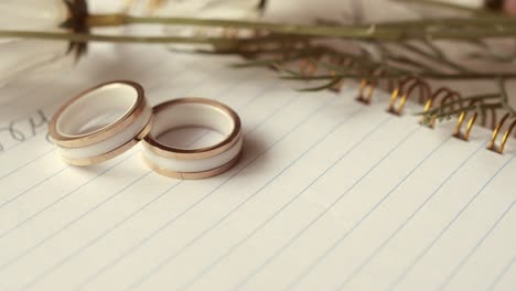 wedding rings and a sorry note