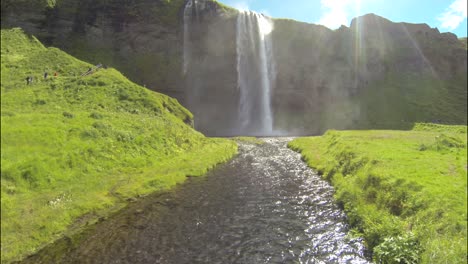 Wasserfall-In-Island