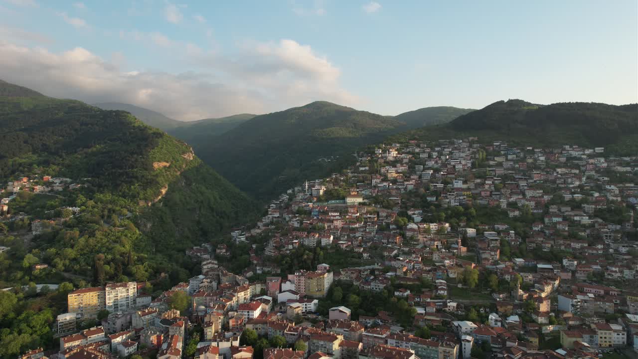 Città nella Valle Verde (Aerea)