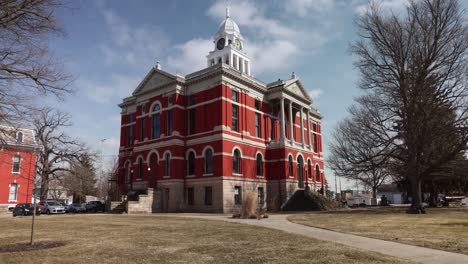 Eaton-County-historical-courthouse-in-Charlotte,-Michigan-time-lapse-video