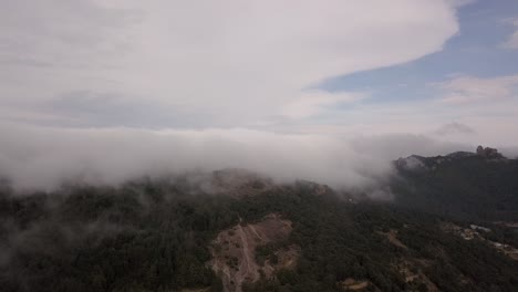 구름과 멕시코 산, 공중 촬영