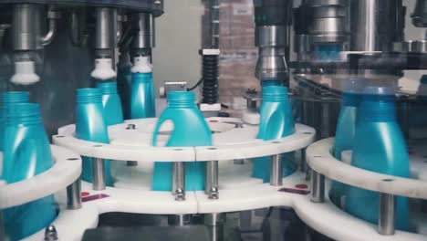 máquina automática de rellenado y tapado de botellas