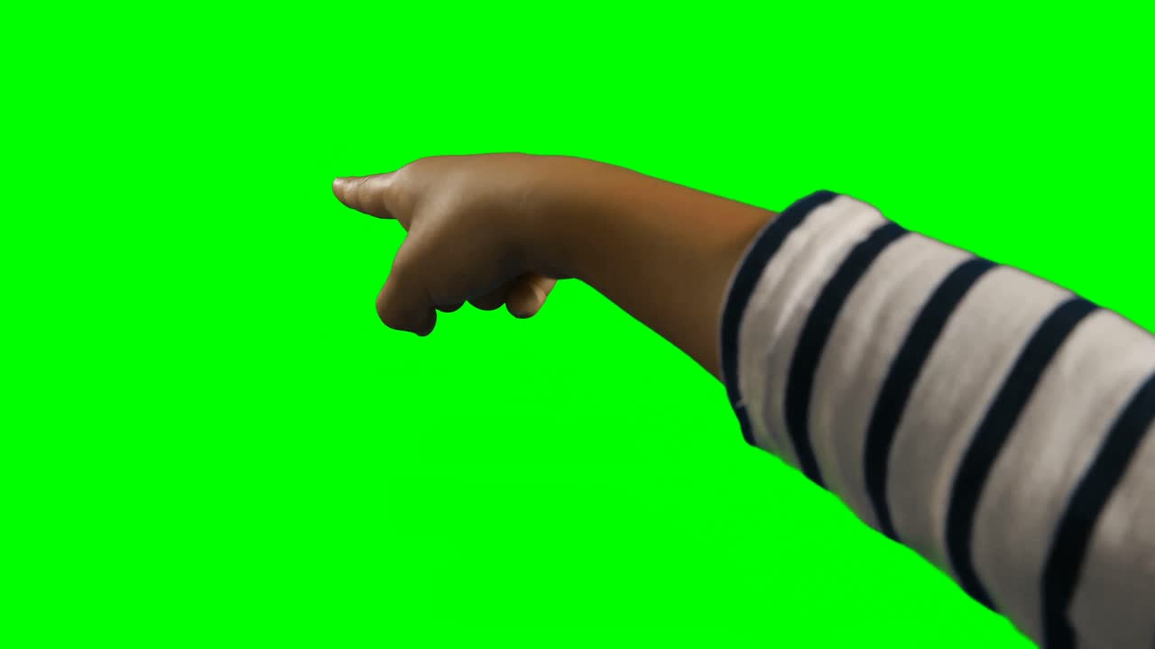 primer plano de la mano del niño señalando