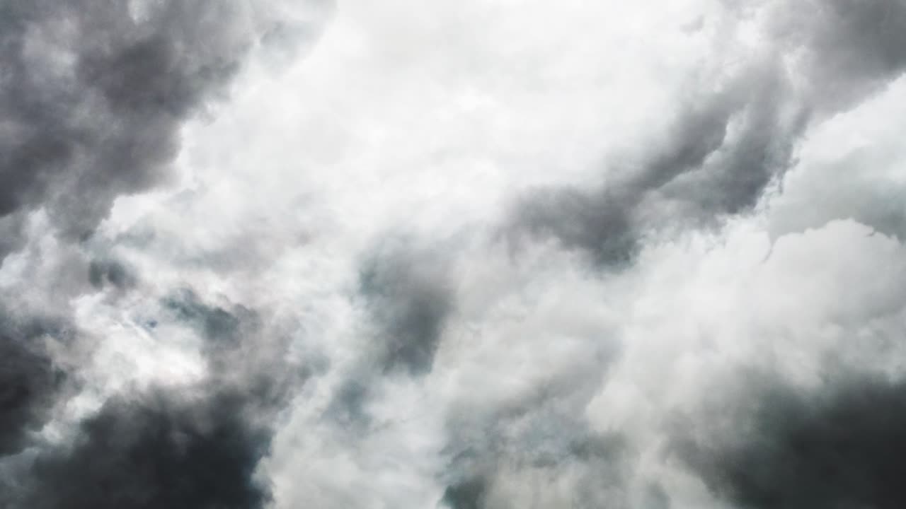 비가 오기 전에 비구름이 온다