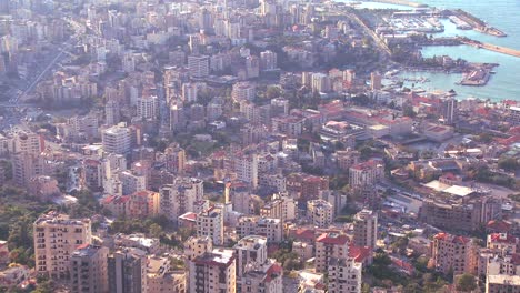 Blick-Aus-Der-Vogelperspektive-Auf-Die-Zersiedelung-Von-Beirut-Libanon