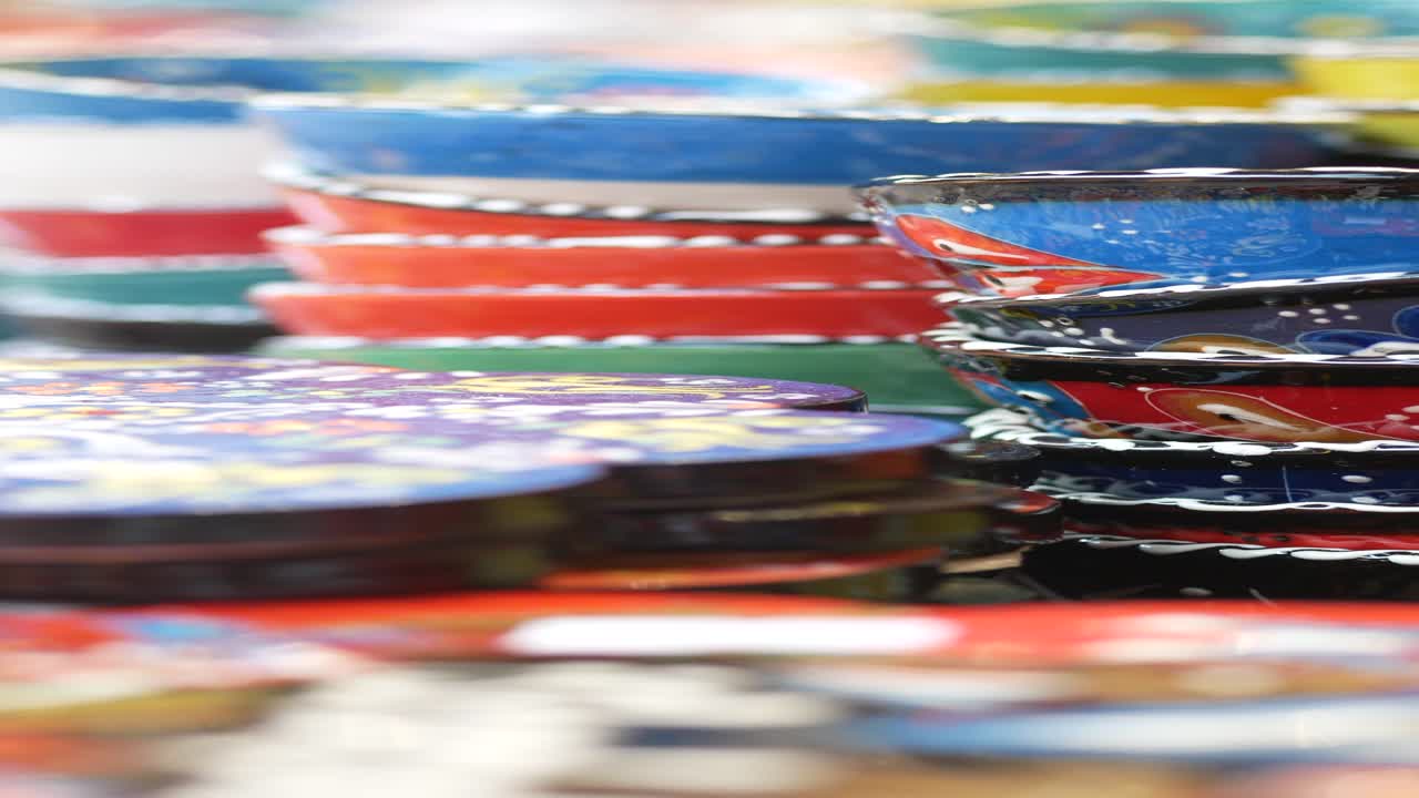 cuencos coloridos apilados