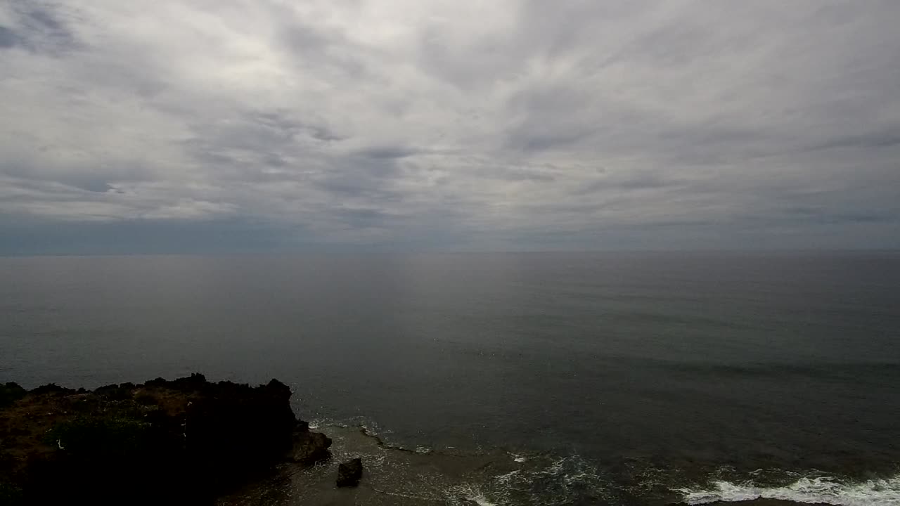 동남아시아의 이국적인 백사장 열대 섬의 공중 드론 비디오