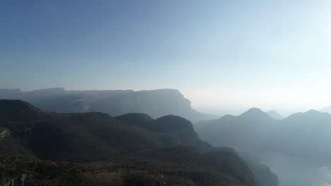 Imágenes-Aéreas-Sobre-El-Cañón-Del-Río-Blyde-En-Mpumalanga-En-Sudáfrica,-El-Tercer-Cañón-Más-Grande-Del-Mundo