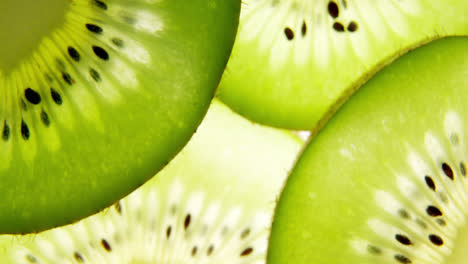 primer plano de las rebanadas de kiwis