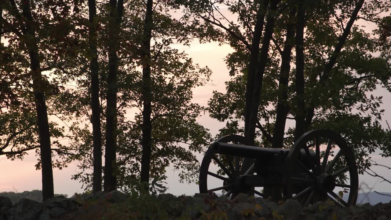 게티스버그 국립 군사 공원에서 미국 남북 전쟁 대포