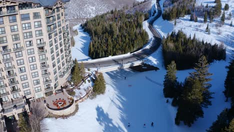 people skiing in deer valley park city utah