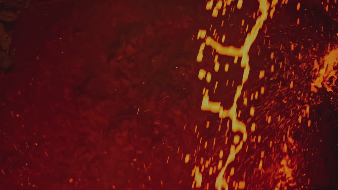 fuego ardiente con chispas