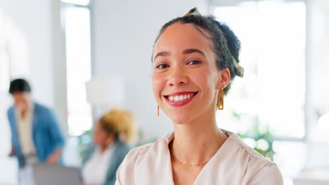 Cara-De-Mujer-De-Negocios,-Sonrisa