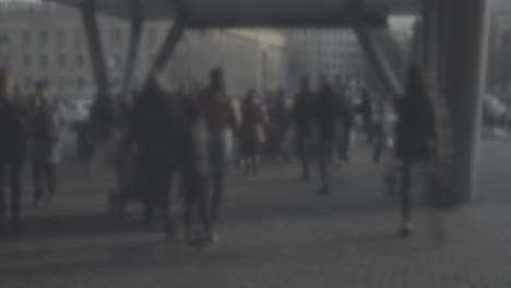 gente caminando por la entrada del metro en moscú alrededor de 1980 rusia