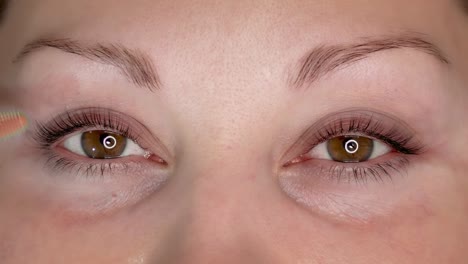 process of extension eyelashes