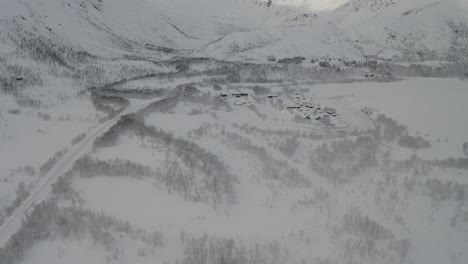 Norwegisches-Dorf-In-Der-Arktis-Im-Winter