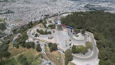 Drone-view-of-the-Virgin-El-panecillo-Ecuador,-Quito