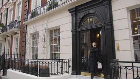 Puerta-Ornamentada-Del-Edificio-En-Grosvenor-Street-Mayfair-De-Londres