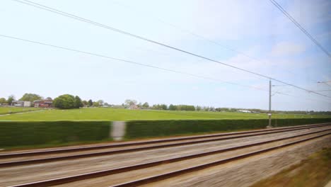ferrocarril velocidad del tren en movimiento. ferrocarril rápido. tren de alta velocidad