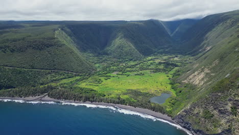 tropical waipi´o valley on big island in hamakua coast, hawaii