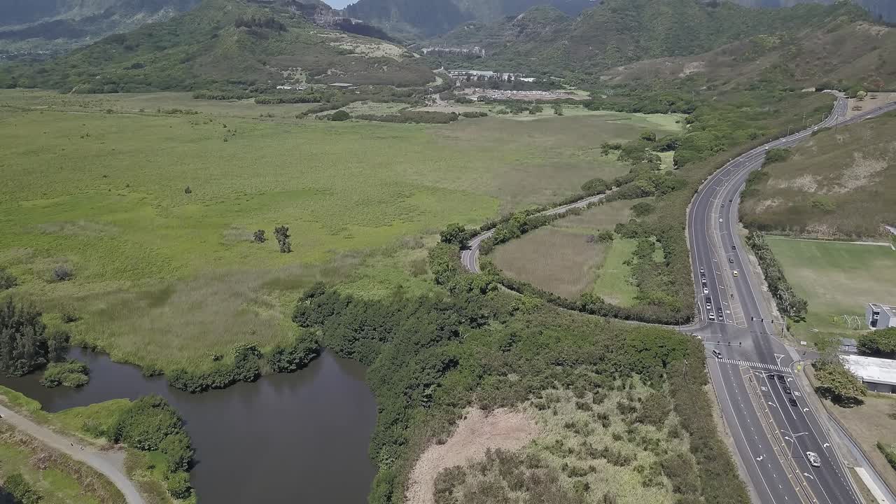 vista aérea del arroyo maunawili con vistas al parque kawainui en oahu