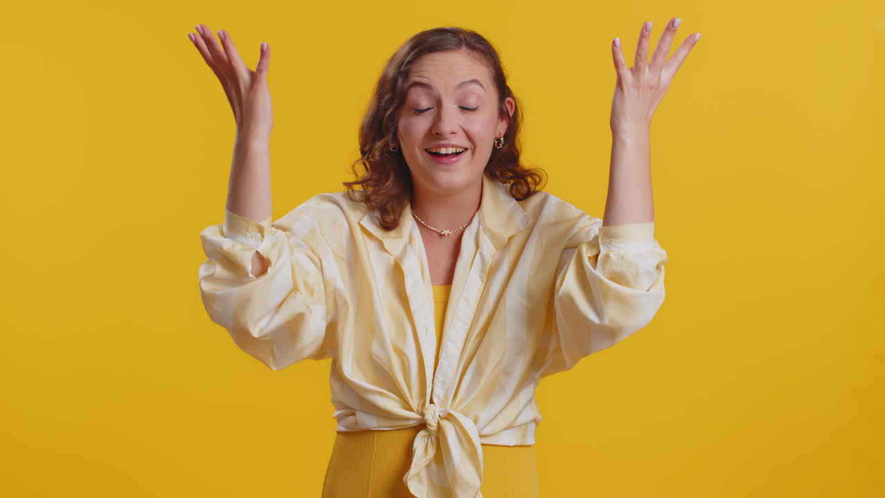 Excited amazed woman showing head explosion looking worried shocked surprised girl wow idea eureka